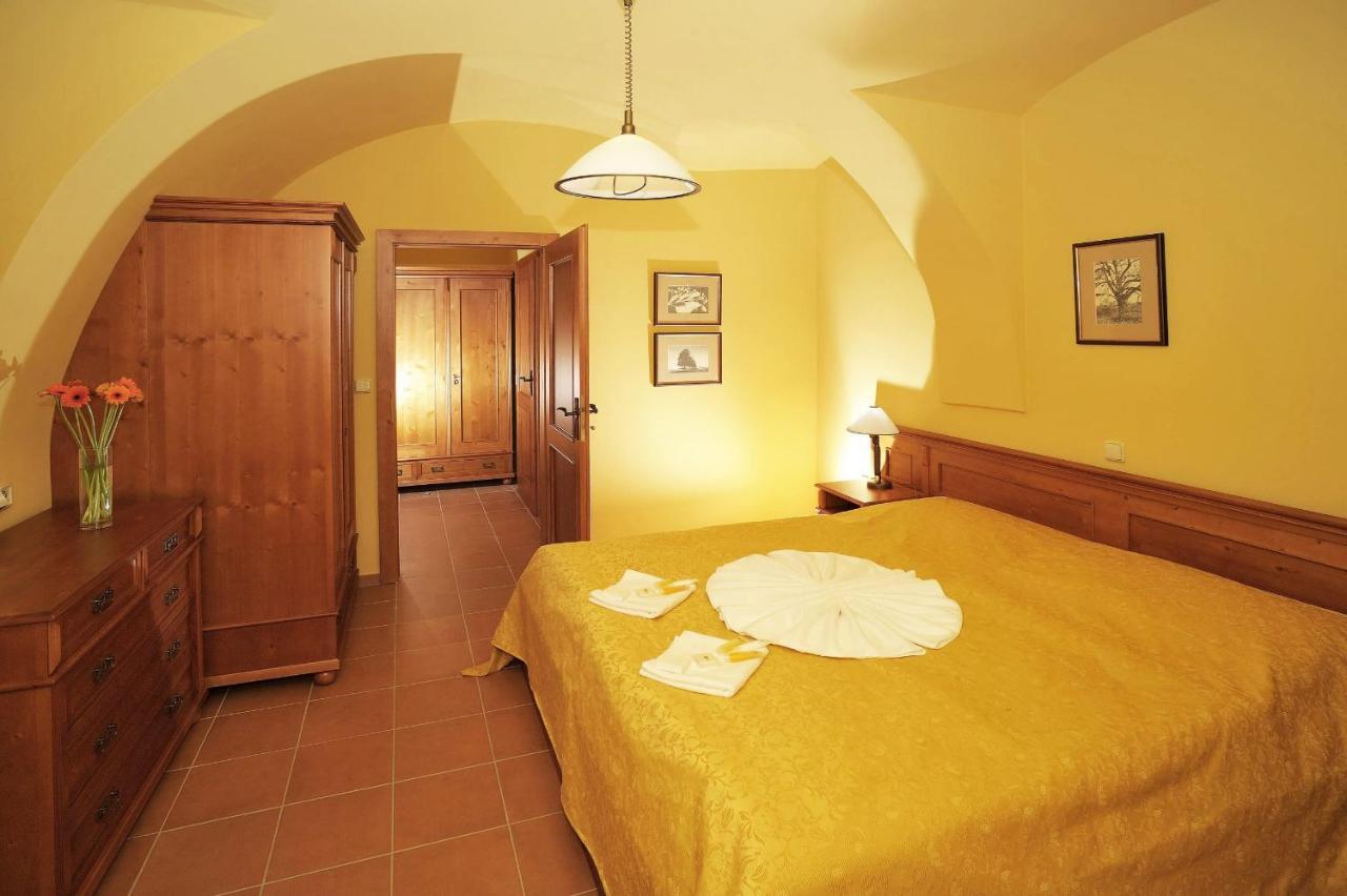 Hotel Kristin Hradek Decin Exterior foto