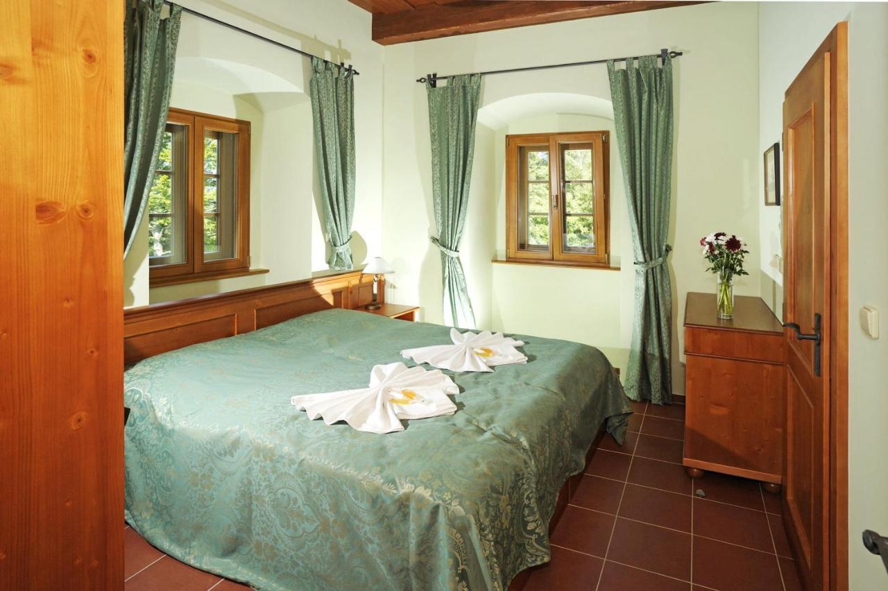 Hotel Kristin Hradek Decin Exterior foto