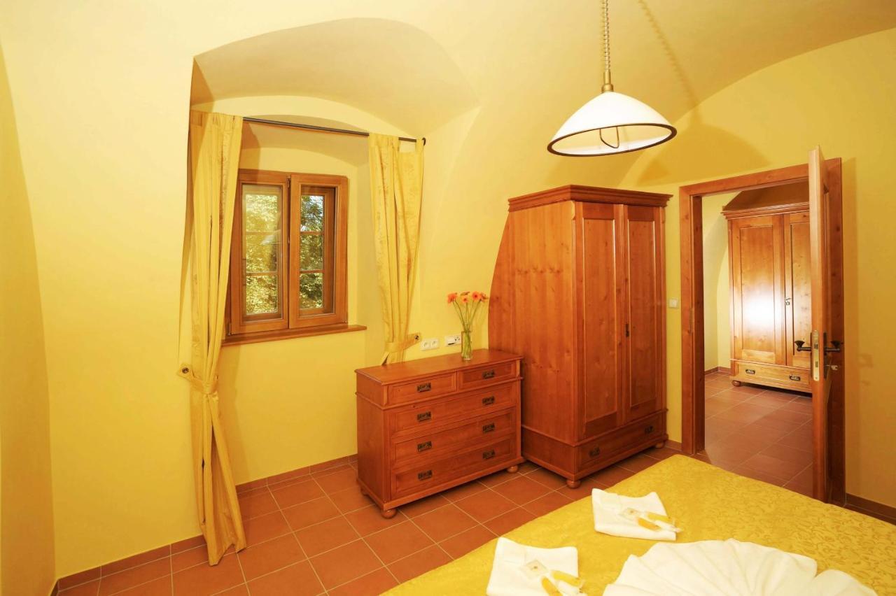 Hotel Kristin Hradek Decin Exterior foto