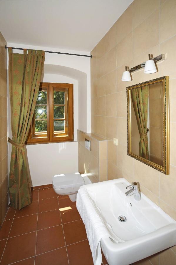 Hotel Kristin Hradek Decin Exterior foto